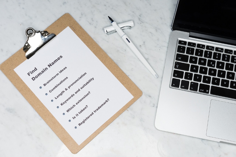 How to Choose the Right Domain Name for Your Online Business